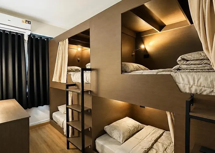Holy Sukhumvit 22 Hostel *